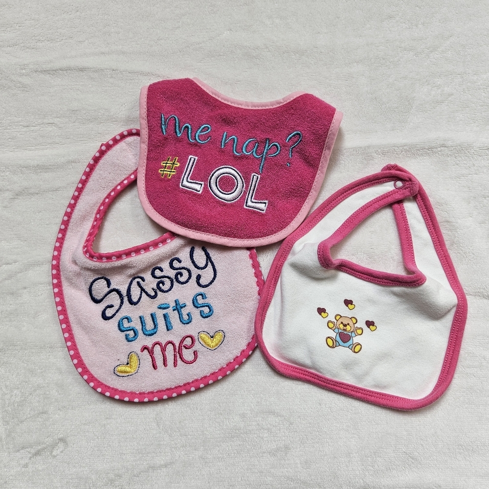 3 Baby Bibs